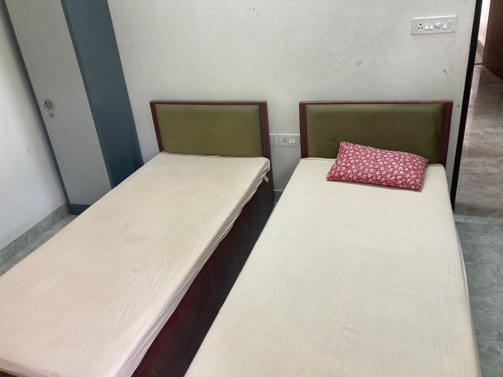 Koliving- Hazra Road